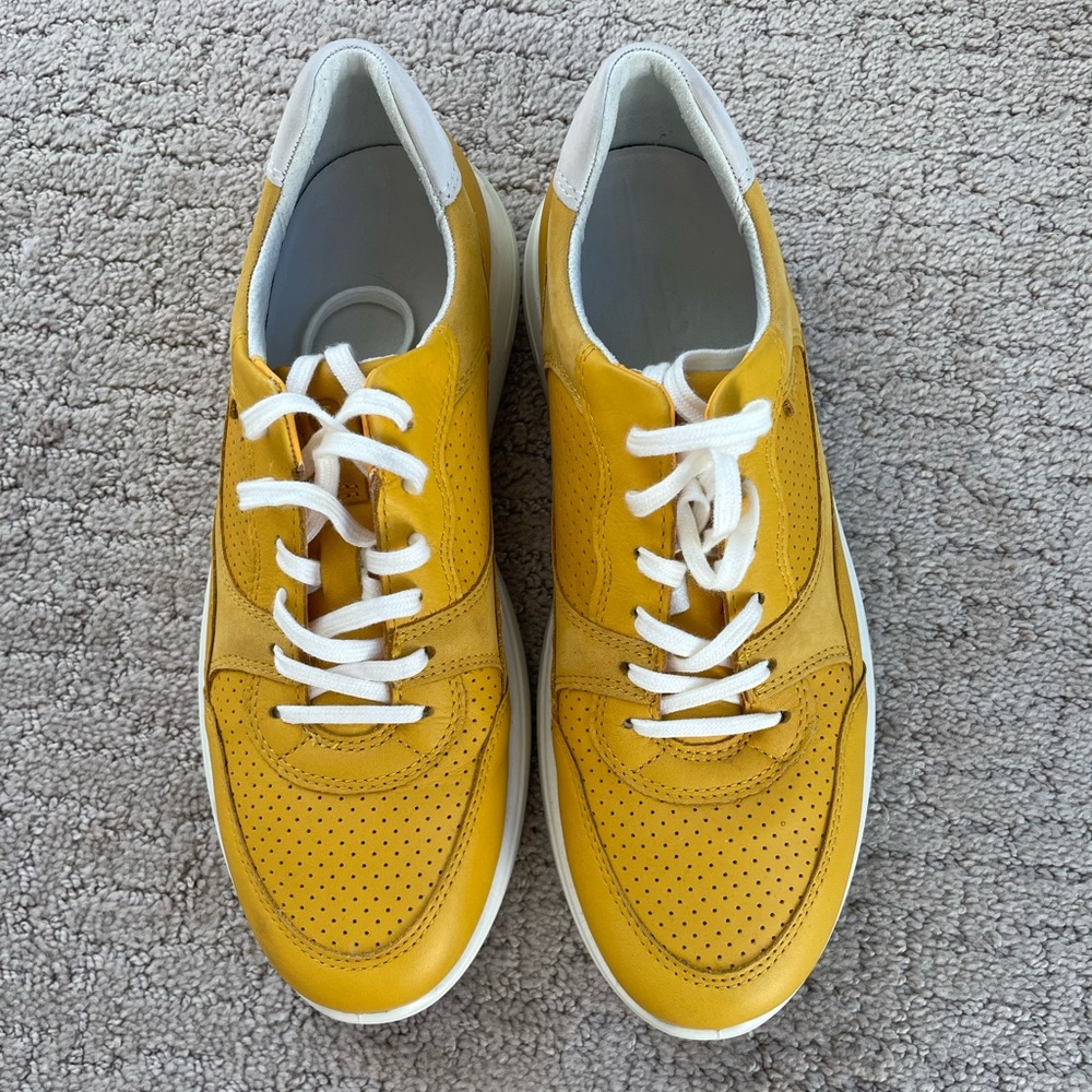 Ecco Soft Runner Yellow Marigold White Sneakers Tennis Shoes EU 38 / US 7